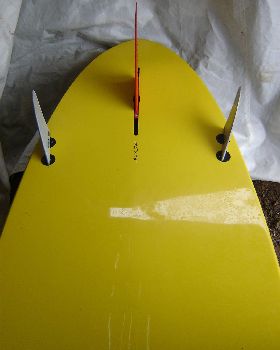 106\" SUP with small H2 FCS side fins & 7 3/4\" flexy centre fin