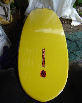 106\" SUP with small H2 FCS side fins & 7 3/4\" flexy centre fin