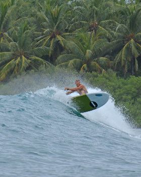 Maldives SUP Surfing