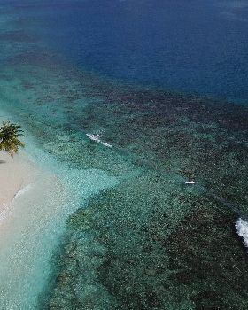 Maldives SUP Surfing
