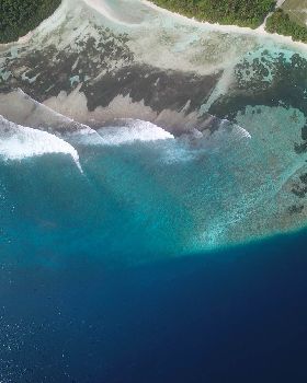 Maldives SUP Surfing