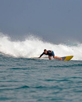 Maldives SUP Surfing