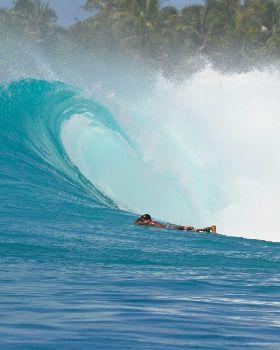 Maldives SUP Surfing