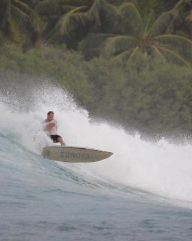 Maldives SUP Surfing