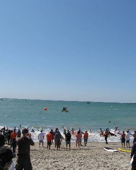 Massive Beach Start of the Elite Race