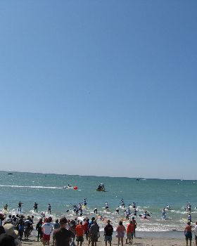 Massive Beach Start of the Elite Race