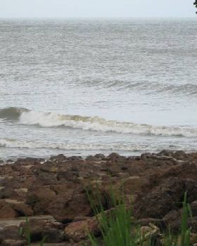 Cyclone Ellie Waves