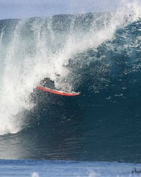 Ikaika Kalama Paddle Surf Hawaii