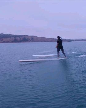 LONGBOARDS 029 (Small)