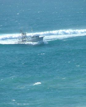 trawler surfing 005