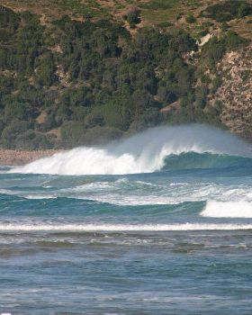 PhillipIsland Thumping1