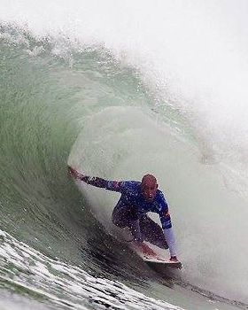 394071-111019-portugal-surfing