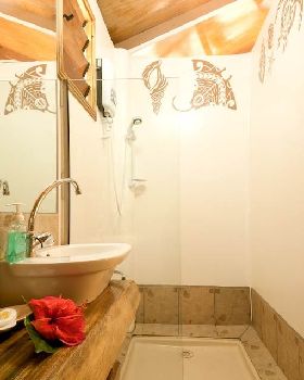 Island Lodge Ensuite