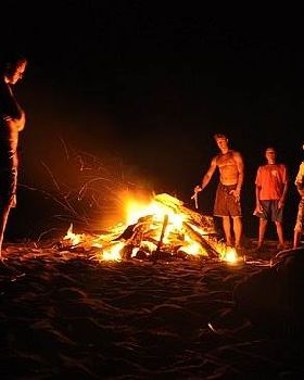 1.1288089362.bonfire-on-the-beach