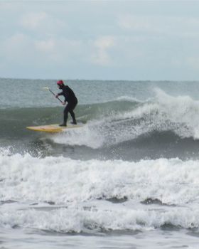 Surfing pipe sept22 020