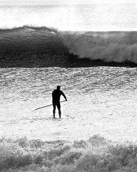 Max doesn't dive on the paddle out.!