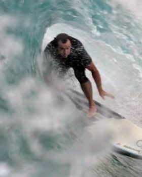 barrelled behind the rock at snapper