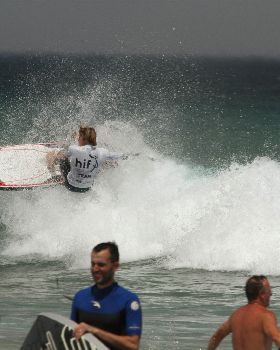 2015 sup titles 20150207 9208