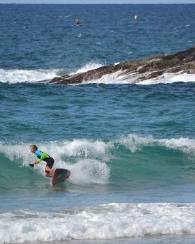 sup surfing