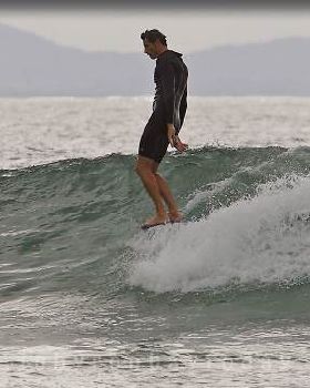 110712 5 hang ten byron bay