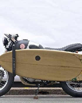deus-ex-machina-the-red-pill-motorcycle-surfboard-designboom-01-818x473
