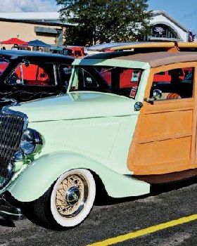 1934-ford-woodie-wagon