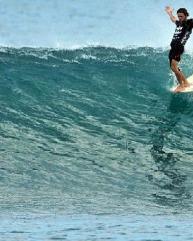 noseride surftrips playavenao wavecation[1]