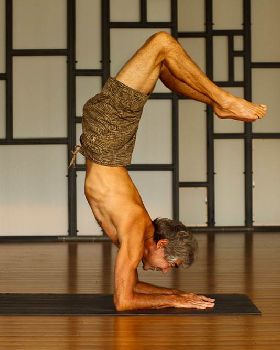 111001 gerrylopez-yoga 218+copy