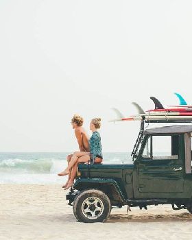 Surf-Camp-Yoga-Retreat-Sri+Lanka-Hikkaduwa-Midigama-Arugam+Bay-Pottuvil-Mirissa-Ahangama-Madiha-Meda