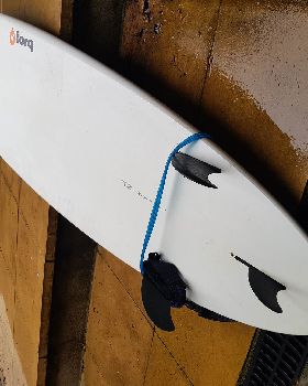 Round pin twin fin