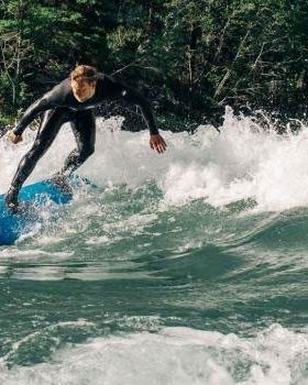 The-Mountain-Wave-River-Surfing-Alberta-Calgary-ARSA-Canada-620x350