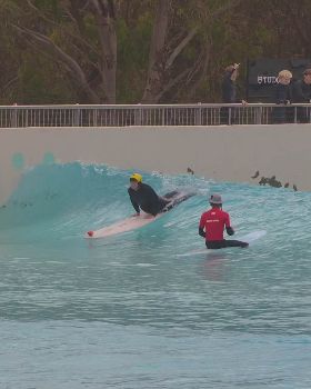 waveurbnsurf-sydneyleftone2024-09-2901-34-19dm2lqqstill02
