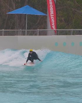 waveurbnsurf-sydneyleftone2024-09-2901-41-414zs8gqstill00