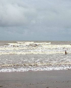 800px-Surfer - Darwin NT