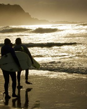 Kneeboard Surfers