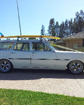polishin up my old holden,friends wanted it for a wedding car!