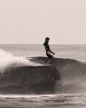 joel-tudor-nose-riding-longboard-invitational-us-open-surfing-huntington-beach-champion