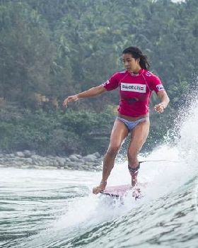 moniz swatchgirlsprochina13
