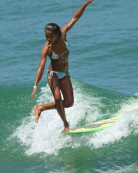 girl-surfing16