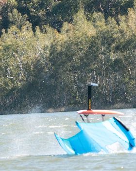 Random unedited shots from Narrabeen Lake 6/10/2021