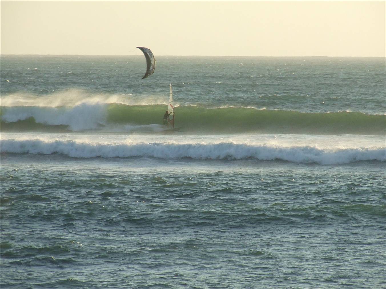 Ben AFP Boxing Kanga,South Lip Slide and Burrows looking into  Sunset  pipe to the big vag