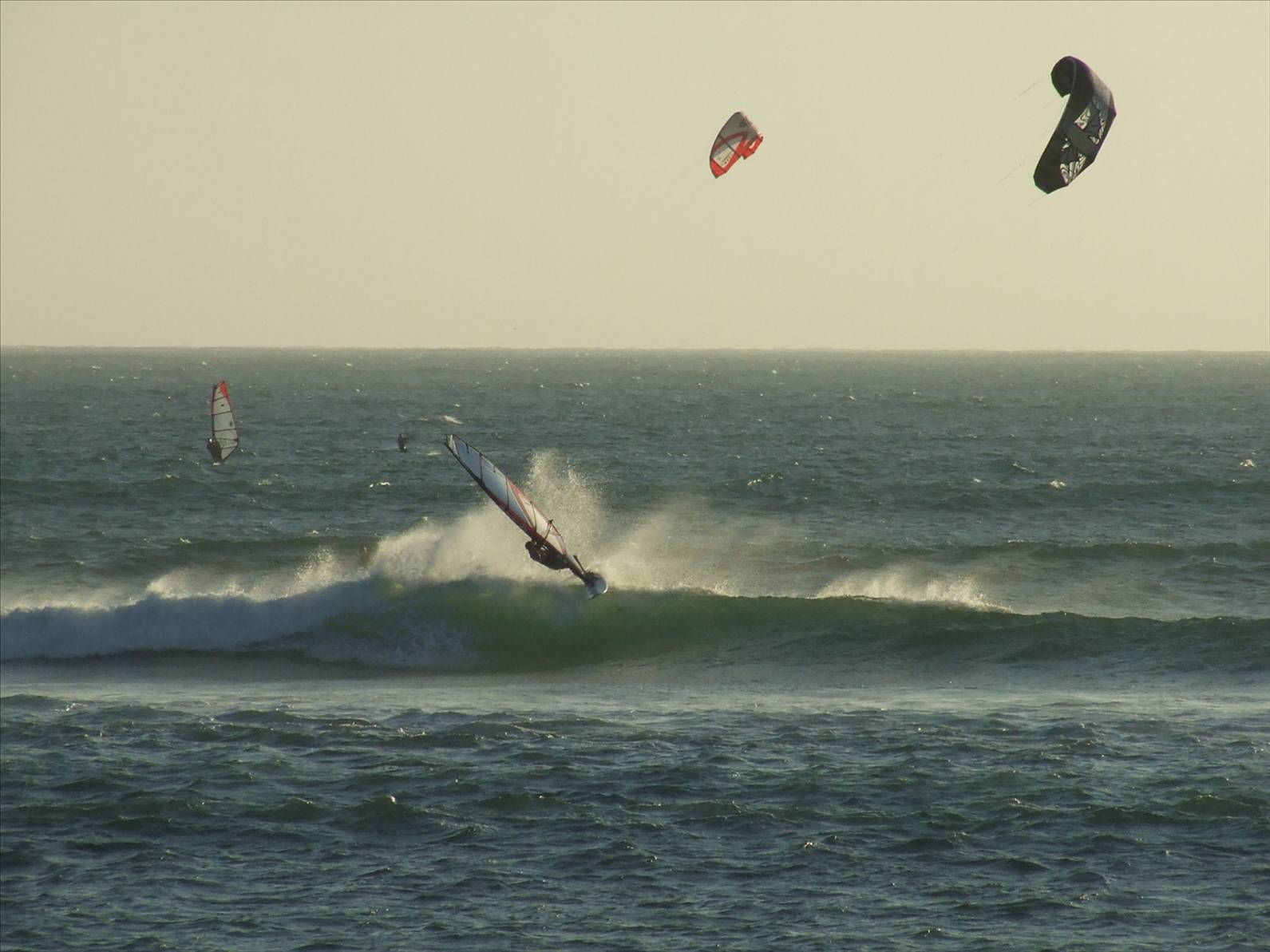 Ben AFP Boxing Kanga,South Lip Slide and Burrows looking into  Sunset  pipe to the big vag
