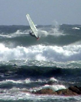 Nomadic Day 2 - John Pott - Cutback