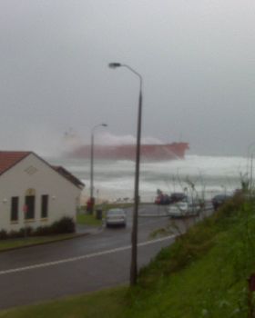 Coal ship stuck @ Nobbys
