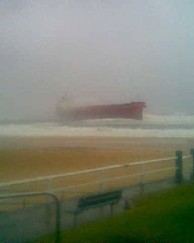 Coal ship stuck @ Nobbys