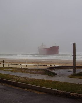 Coal ship stuck @ Nobbys