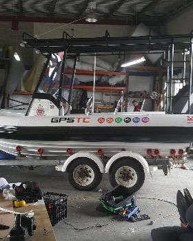 The mob support boat