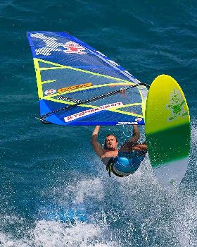 Revo flying - Phil Soltysiak