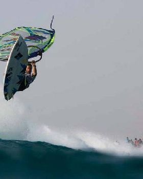 Seadi shows off his twin fins