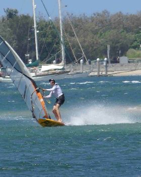 SE 20-25 knots